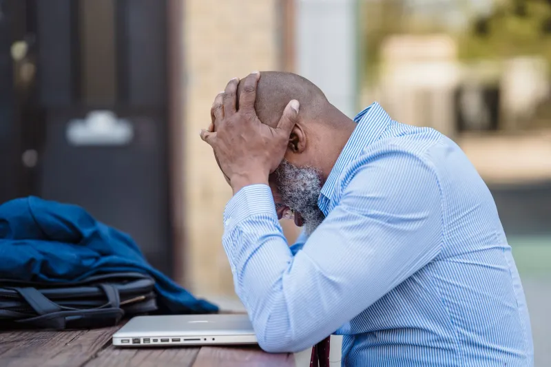 Le paradoxe du concurrent mal ficelé qui vous vole vos clients : ce que personne n'ose vous dire